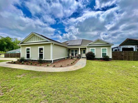 32 Garland Cir, Crawfordville, FL 32327