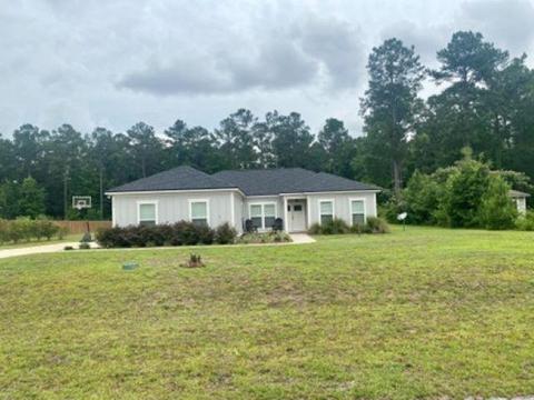246 Parkside Cir, Crawfordville, FL 32327