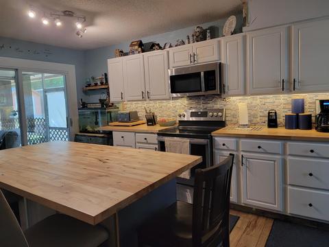 212 NW 2nd St, Steinhatchee, FL 32359
