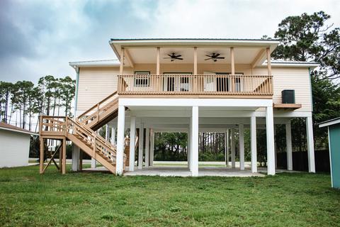 115 Mashes Sands Rd, Ochlockonee Bay, FL 32346