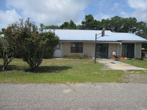 130 California St, Carrabelle, FL 32322