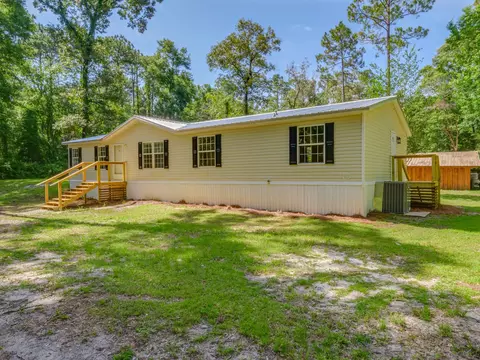 55 Wildflower Ln, Crawfordville, FL 32327