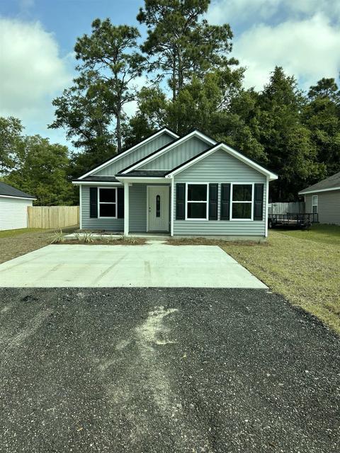 30 Maple Dr, Crawfordville, FL 32327
