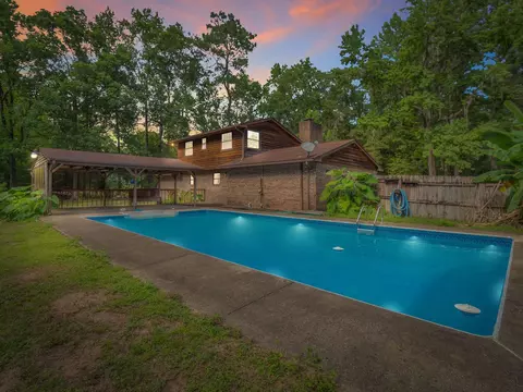 1944 Raymond Tucker Rd, Tallahassee, FL 32311