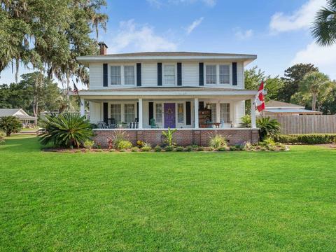 114 W Veterans Dr, Perry, FL 32347