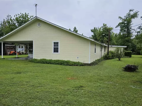 4001 SW Flamingo Dr, Bristol, FL 32321