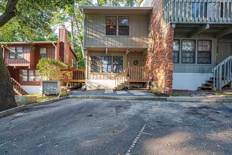 2207 N Timberwood Cir, Tallahassee, FL 32304
