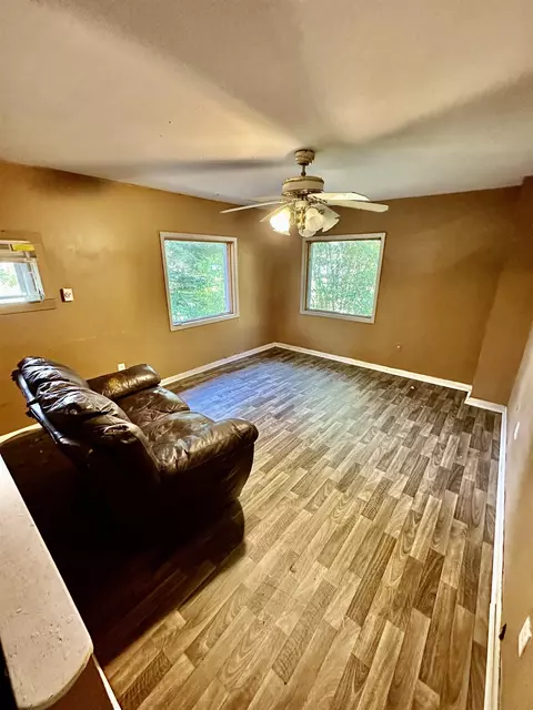 812 E Green St, Perry, FL 32347 photo 3