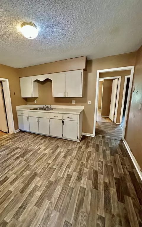 812 E Green St, Perry, FL 32347 photo 2