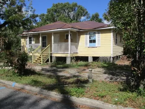 212 Colson St, Perry, FL 32348 photo 2