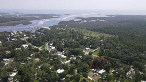 406 NW Stephens St, Steinhatchee, FL 32359 photo 2
