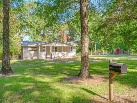 66 Sam Smith Cir, Crawfordville, FL 32327