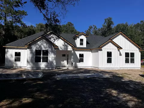 24 Sabal Palm Dr, Crawfordville, FL 32327