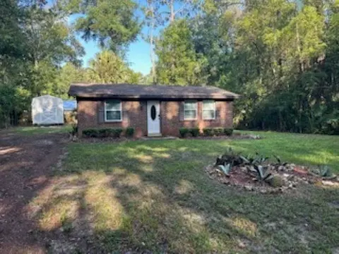 1121 N Quincy St, Perry, FL 32347 photo 2