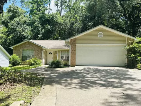 2214 Amelia Cir, Tallahassee, FL 32304