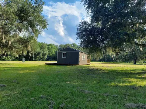 155 Lost Creek Ln, Crawfordville, FL 32327