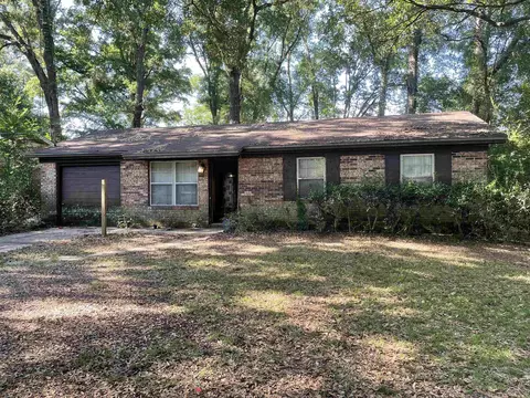 5621 Rustic Dr, Tallahassee, FL 32303