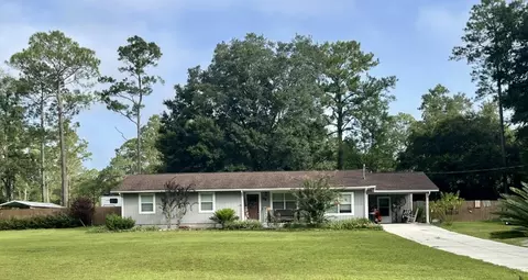 88 Wildwood Dr, Crawfordville, FL 32327