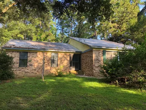 8101 Hugh Ln, Tallahassee, FL 32309
