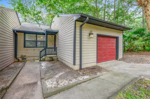 5040 Easy St #4, Tallahassee, FL 32303