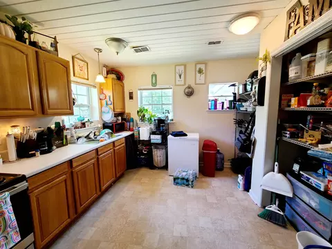 306 N Orange St, Perry, FL 32347 photo 9