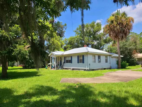 306 N Orange St, Perry, FL 32347 photo 2