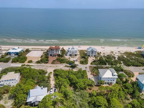 2156 Tarpon Ln, East Point, FL 32328