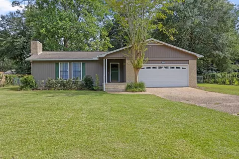 3221 Cranleigh Dr, Tallahassee, FL 32309