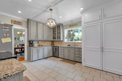 304 N Center St, Perry, FL 32347 photo 16