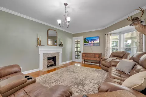 304 N Center St, Perry, FL 32347 photo 9