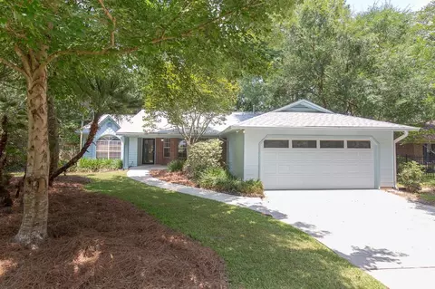 924 Stonehouse Rd, Tallahassee, FL 32301