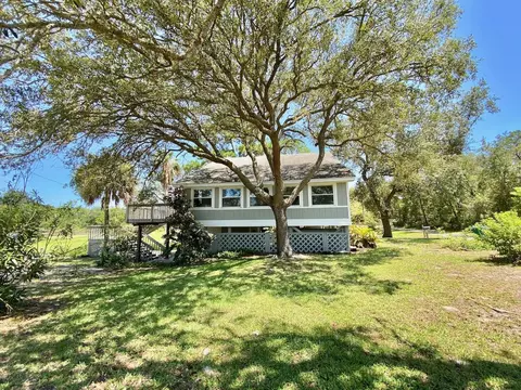 1291 Bayview Dr, Alligator Point, FL 32346