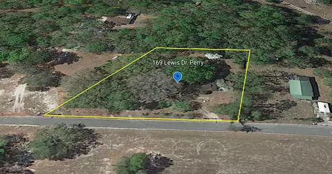 169 Lewis Dr, Perry, FL 32348 photo 3