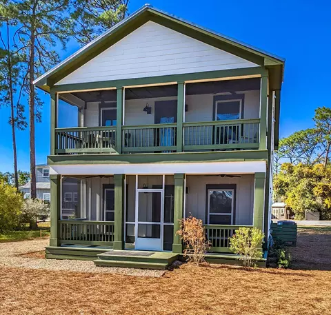 300 Sunny Spot Ln, Saint Teresa, FL 32358