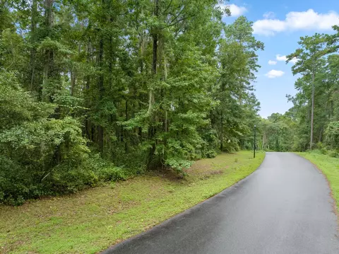 Moon Crest Lane, Tallahassee, FL 32312