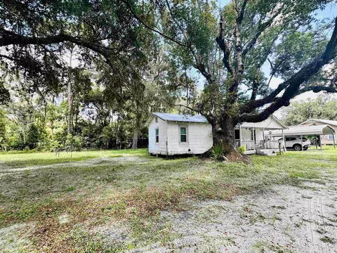 312 W Cherry St, Perry, FL 32347 photo 2