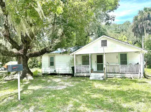 312 W Cherry St, Perry, FL 32347 photo 3