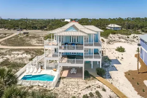 1456 E Gulf Beach Dr, Eastpoint, FL 32328