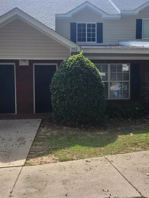 2738 W Tharpe St #202, Tallahassee, FL 32303