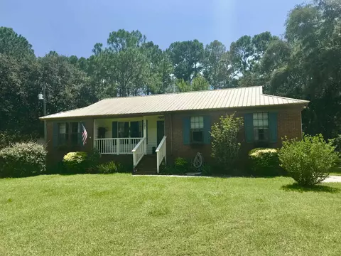 135 Dickson Bay Rd, Panacea, FL 32346