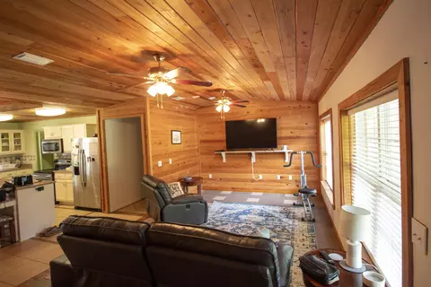 247 Cherokee Dr, Sopchoppy, FL 32358