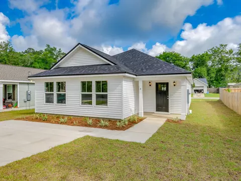 58 Brewster Rd, Crawfordville, FL 32327