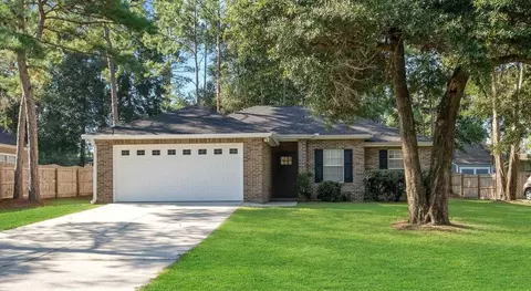 45 Sand Pine Cir, Midway, FL 32343
