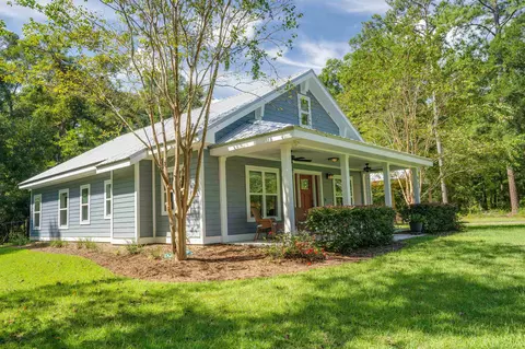 9731 N Horseshoe Rd, Tallahassee, FL 32317