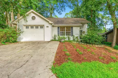 4472 Bay Shore Cir, Tallahassee, FL 32309