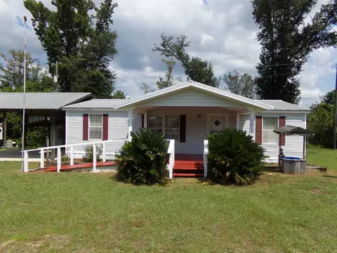15008 SE Red Horsesucker Dr, Blountstown, FL 32424