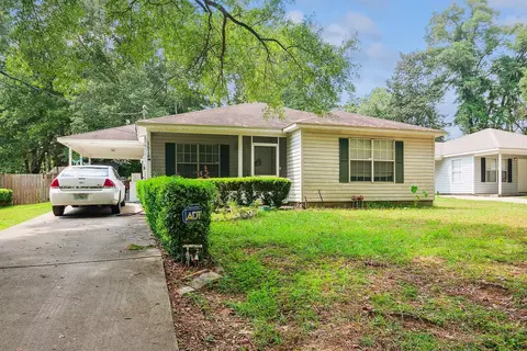 1518 Country Ln, Tallahassee, FL 32304