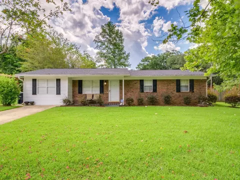 799 Bahama Dr, Tallahassee, FL 32305