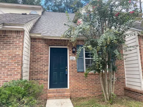 2263 Parrot Ln, Tallahassee, FL 32303