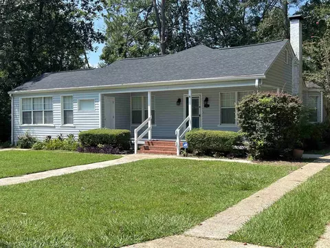 712 NE 1st St, Havana, FL 32333
